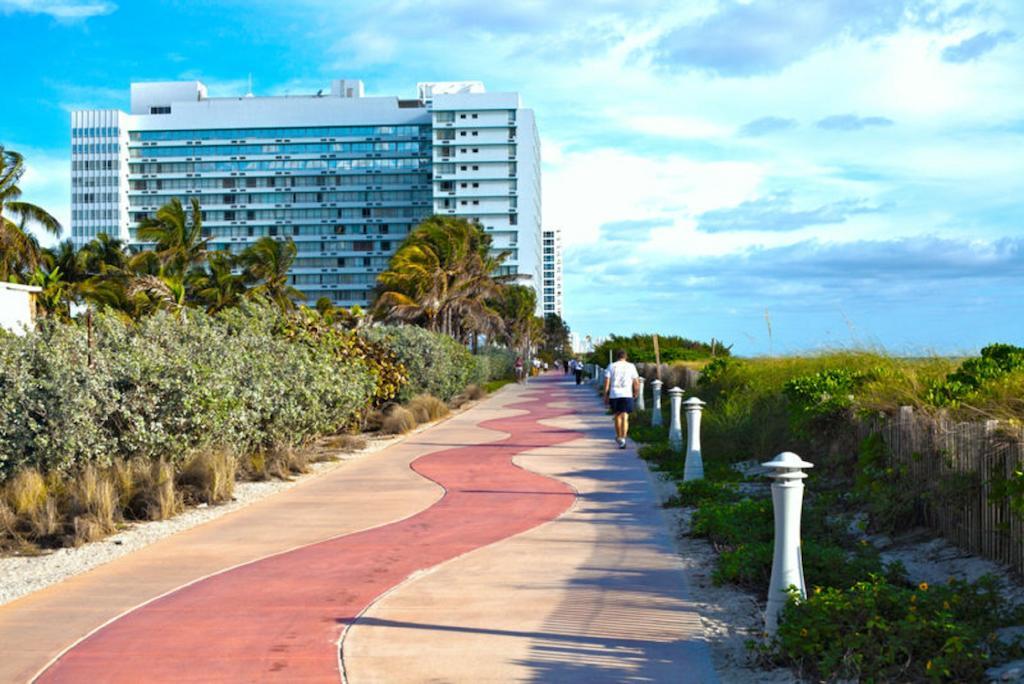 Deauville Beach Resort Miami Beach Exterior foto